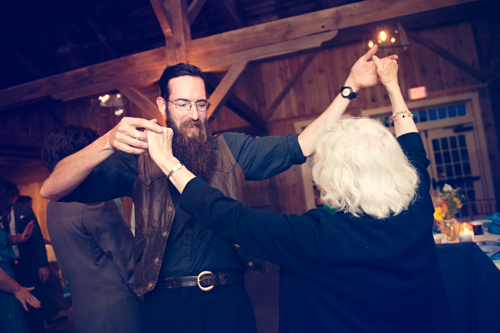JASMINE_TARA_PHOTOGRAPHY_APPLE_ORCHARD_QUONQUONT_FARM_DESTINATION_WEDDING_JASMINE_BALGOBIN-112